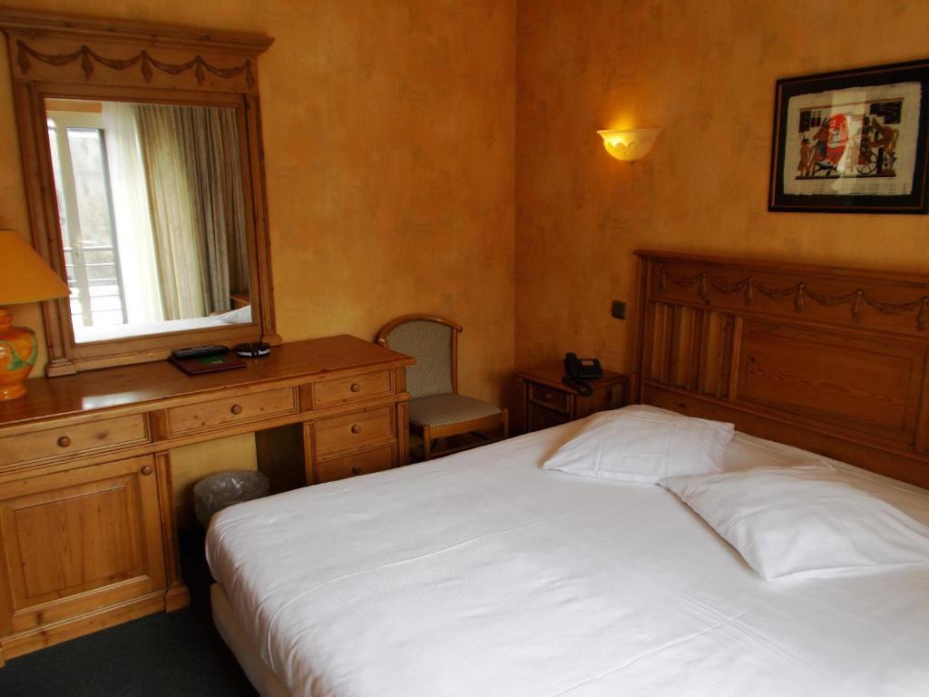 Manitoba Hotel